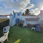 Maison De Bourg A - 6 Pers, Secteur Calme, Parking, Animaux Admis - Fr-1-823-82 *