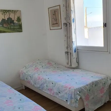 펜션 Maison De Bourg A - 6 Pers, Secteur Calme, Parking, Animaux Admis - Fr-1-823-82 누아르무티에 앙 릴