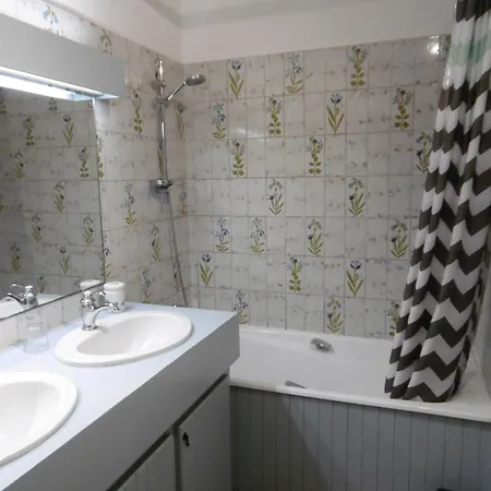 Maison De Bourg A - 6 Pers, Secteur Calme, Parking, Animaux Admis - Fr-1-823-82 *