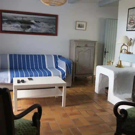 펜션 Maison De Bourg A - 6 Pers, Secteur Calme, Parking, Animaux Admis - Fr-1-823-82 *