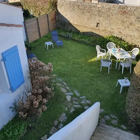 펜션 Maison De Bourg A - 6 Pers, Secteur Calme, Parking, Animaux Admis - Fr-1-823-82 *